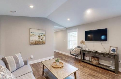 Dauphin Island House | Inviting home near the beach with balcony full kitchen central AC & W&D