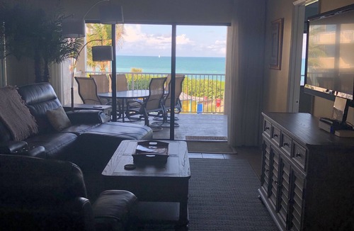 Stuart Condo | IRP Beachfront Paradise - Pets Welcome! Ocean Club Members - golf/tennis/fitness
