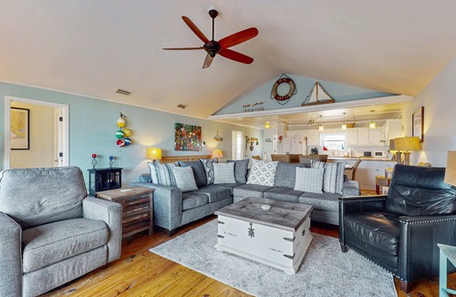 Silver Cay House | Island Gem on the Water With Private Dock, Large Deck, Gas Grill & WiFi - Dogs OK
