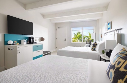 New Town Hotel | Island Views & Comfort | 4 Rooms at Blue Flamingo Key West l Pools & Cabanas