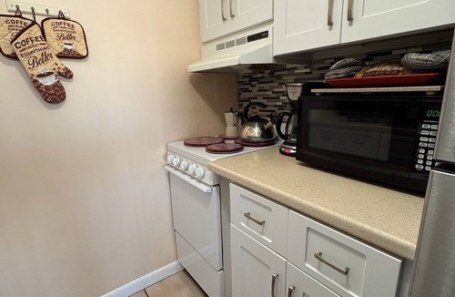 Pompano Beach Condo | Jan, Feb & Mar Available to Enjoy the Beach, Sunshine and Warm Weather!