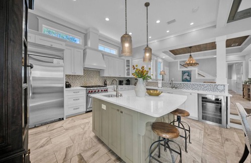 Sunnyside House | July 19-Aug 2 Open High end open-concept home, with 3 king beds