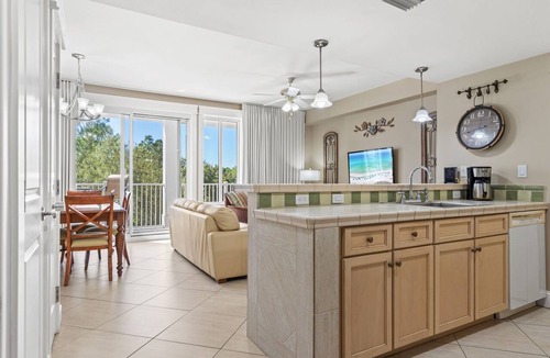 Baytowne Wharf Condo | July 27-29 Now Open* Charming Resort Condo Lagoon Style Pool*Hot Tub *Tram Icl'd
