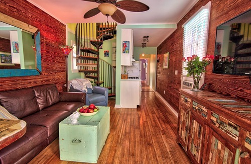 Old Town House | June & August 2026 now available! Old Town PRIVATE 3BR Lagoon Pool& FIVE stars!