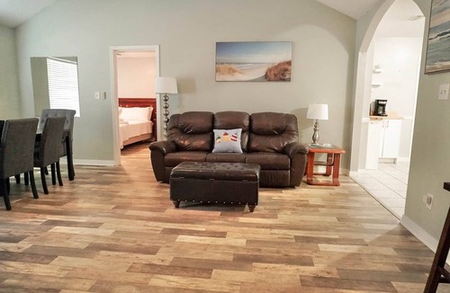 Foley House | Juniper Journey Cottage close to OWA, Beaches, Ballparks, Cheer Comps