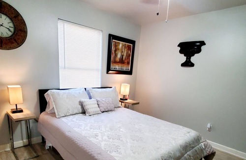 Tyler House | Just North of Downtown