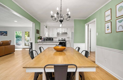 Pineville House | Katie's Place-Workspace-Pet Friendly-Family Games