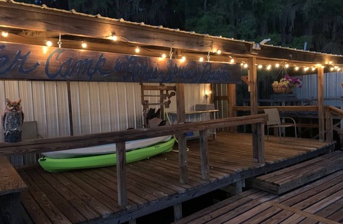 Jefferson House | Kayaks-Canoe-Boathouse-North Shore of Caddo Lake-Frog Town-Water Access