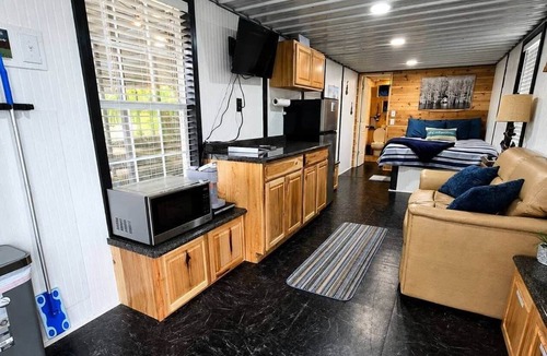 Uncertain Boat Rental | Keepin It Reel on Caddo Lake (Houseboat)