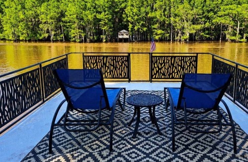 Uncertain Boat Rental | Keepin It Reel on Caddo Lake (Houseboat)