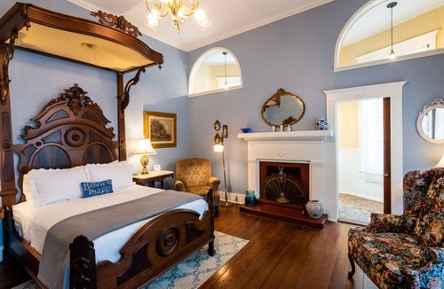 Jefferson Bed & Breakfast | Kennedy Manor B&B