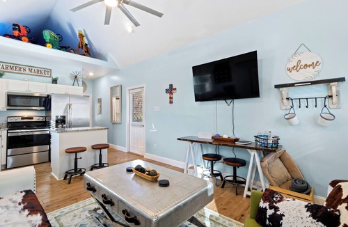 Bon Secour Cottage | Key Lime Cottage in Bon Secour, 11 miles to beach, 7 miles to Sportsplex
