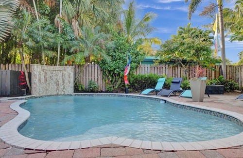Wilton Manors Cottage | Kiki 4 - Men's Clothing optional Guest House