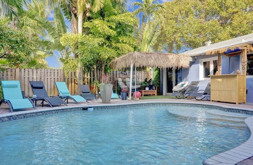 Wilton Manors Cottage | Kiki 5 - Men's Clothing optional Guest House