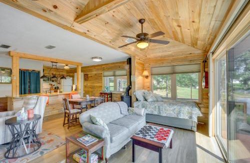 Kilgore House | Kilgore Lakefront Home w/Private Dock & Pier!