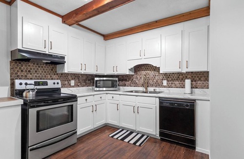 Northport House | King Bed &Pool Table | The Crimson Hill House | UA home Football Weekend Retreat