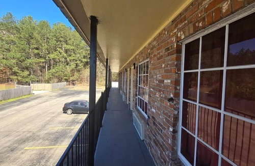 Prentiss Apartment | King Bed|Smoking|Prentiss, MS