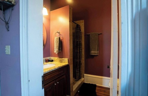 Treme Bed & Breakfast | King suite-Balcony-Historic-Tropical Salt Pool-Near Essence