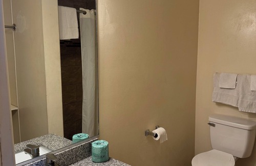 Telogia Apartment | Kitchenette Suite in the heart of Bristol, Florida.