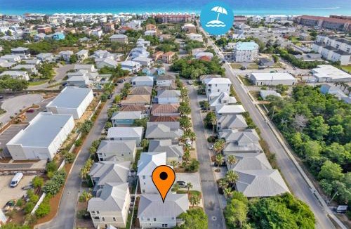 Emerald Waters Village House | Knee Deep by Newman-Dailey