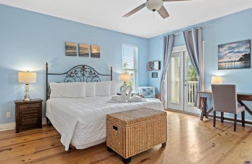 Emerald Waters Village House | Knee Deep by Newman-Dailey