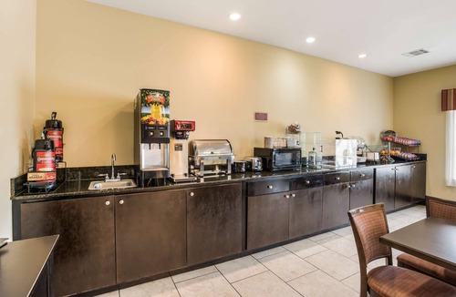 Saint Landry Hotel | Knights Inn Bunkie
