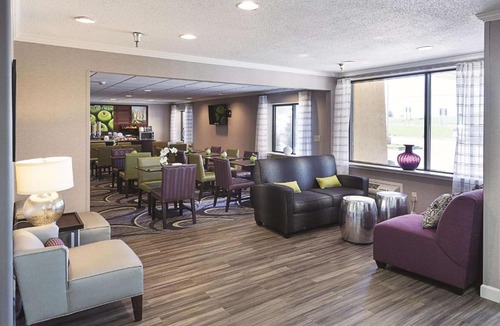 Baton Rouge Hotel | La Quinta by Wyndham Baton Rouge Siegen Lane