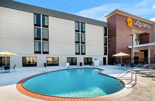 Columbus Hotel | La Quinta by Wyndham Columbus MS