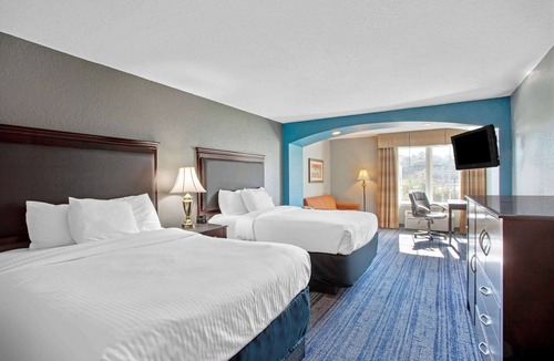Tillmans Corner Hotel | La Quinta by Wyndham Mobile - Tillman's Corner