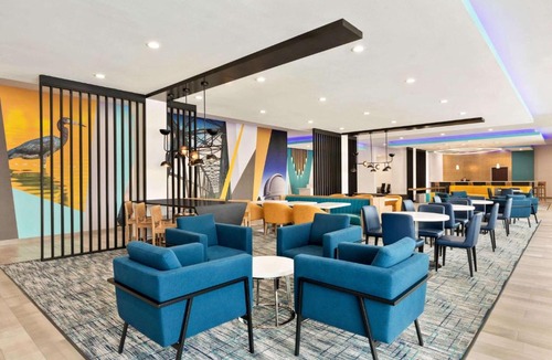 Richmond Hotel | La Quinta by Wyndham Sugar Land-Richmond, Rosenberg
