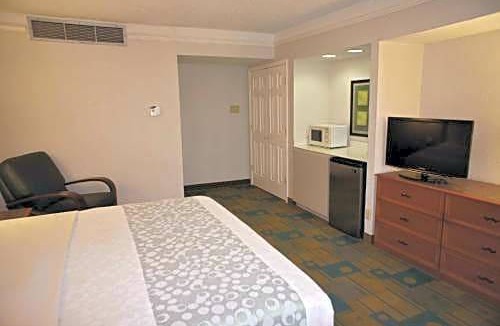 Northeast Pensacola Hotel | La Quinta Inn by Wyndham Pensacola