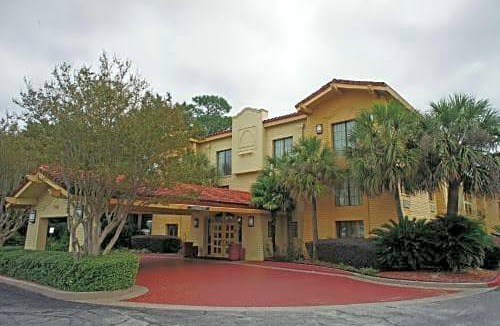 Northeast Pensacola Hotel | La Quinta Inn by Wyndham Pensacola