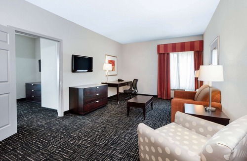 Lumberton Hotel | La Quinta Inn & Suites by Wyndham Lumberton