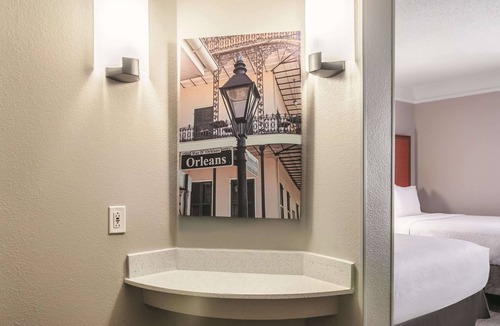 Central Business District Hotel | La Quinta Inn & Suites by Wyndham New Orleans Downtown