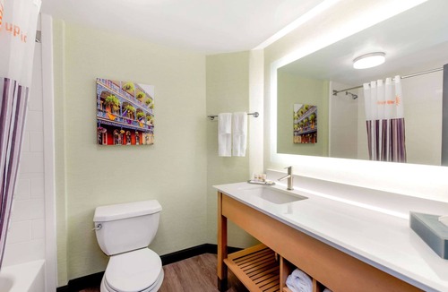Central Business District Hotel | La Quinta Inn & Suites by Wyndham New Orleans Downtown
