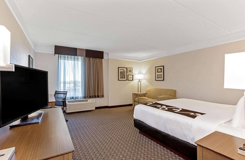 Panama City Hotel | La Quinta Inn & Suites by Wyndham Panama City