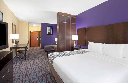 Pasadena Hotel | La Quinta Inn & Suites By Wyndham Houston Pasadena North