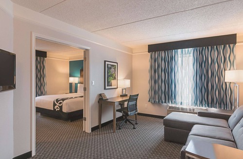 Orlando Hotel | La Quinta Inn & Suites by Wyndham Orlando UCF
