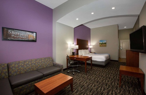 Tupelo Hotel | La Quinta Inn & Suites by Wyndham Tupelo