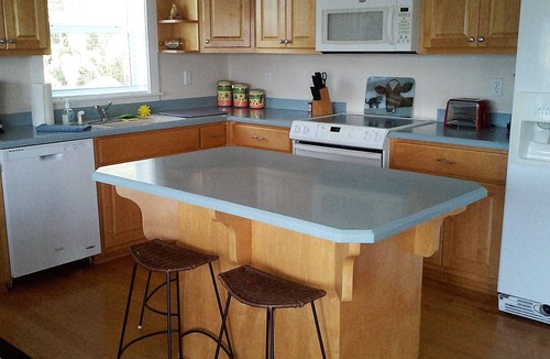 Apalachicola Condo | Labor Day Holiday Weekend available. Beaches are gorgeous and no crowds!