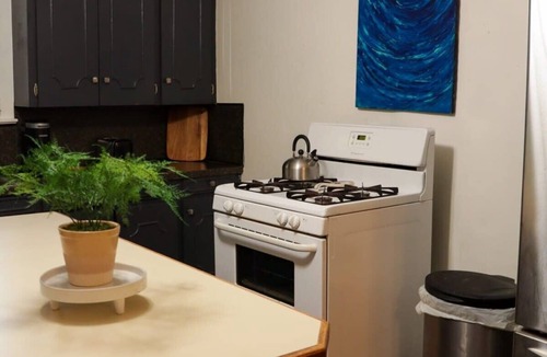 Freetown - Port Rico House | Lafayette Getaway - Private Room in a Shared House