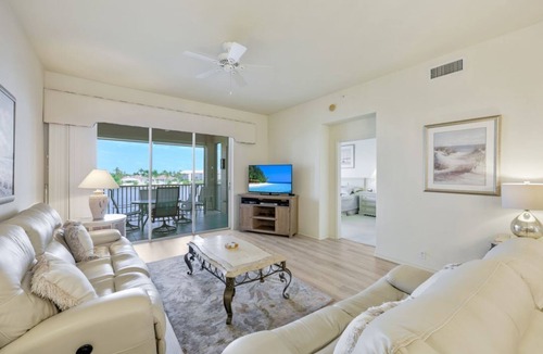 Tropical Cove Condo | Lago Lindo at Lexington CC Lake Village