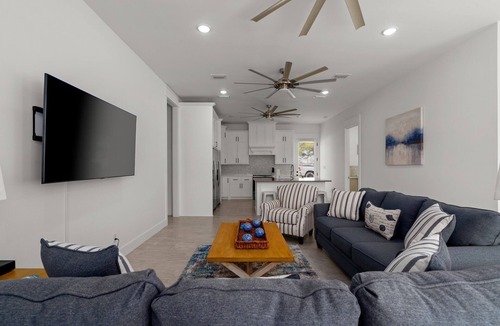 Laguna Beach Estates House | Laguna Beach White House - SUPER Luxe and Upscale, Steps from Beach Sleeps 15