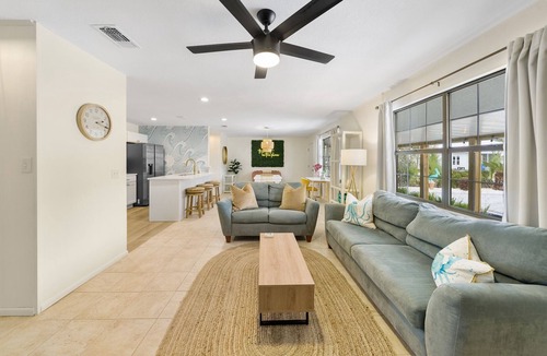Laguna Beach House | Laguna Beach | Steps to the Beach | Thomas Donuts