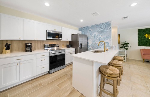 Laguna Beach House | Laguna Beach | Steps to the Beach | Thomas Donuts