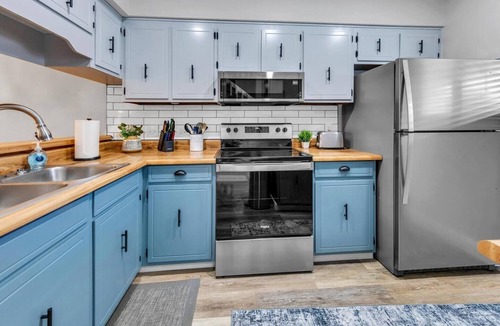 Laguna Beach Estates House | Laguna Breeze! Newly Updated! 90-Seconds to Beach!