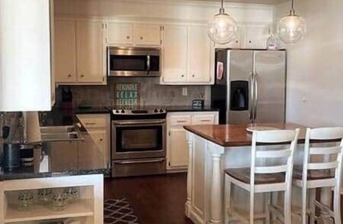 Checotah House | Lake Eufaula Waterfront Retreat: Boat Slip & nearby Sandy Beaches!