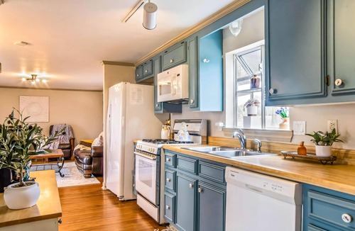 Alba Cabin | Lake Fork Waterfront Cabin-Onsite Boat Ramp Boat Dock Fishing Fire pit