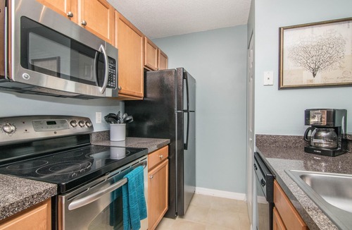 Brandon Condo | Lake Front - 1 bedroom w/a den 1 bath