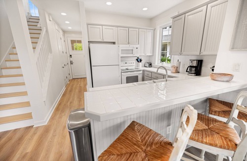 Laurel Grove House | LAKE FRONT~Golf Cart*~ Pool, Hot tub, Gym, FREE ACTIVITIES, WiFi